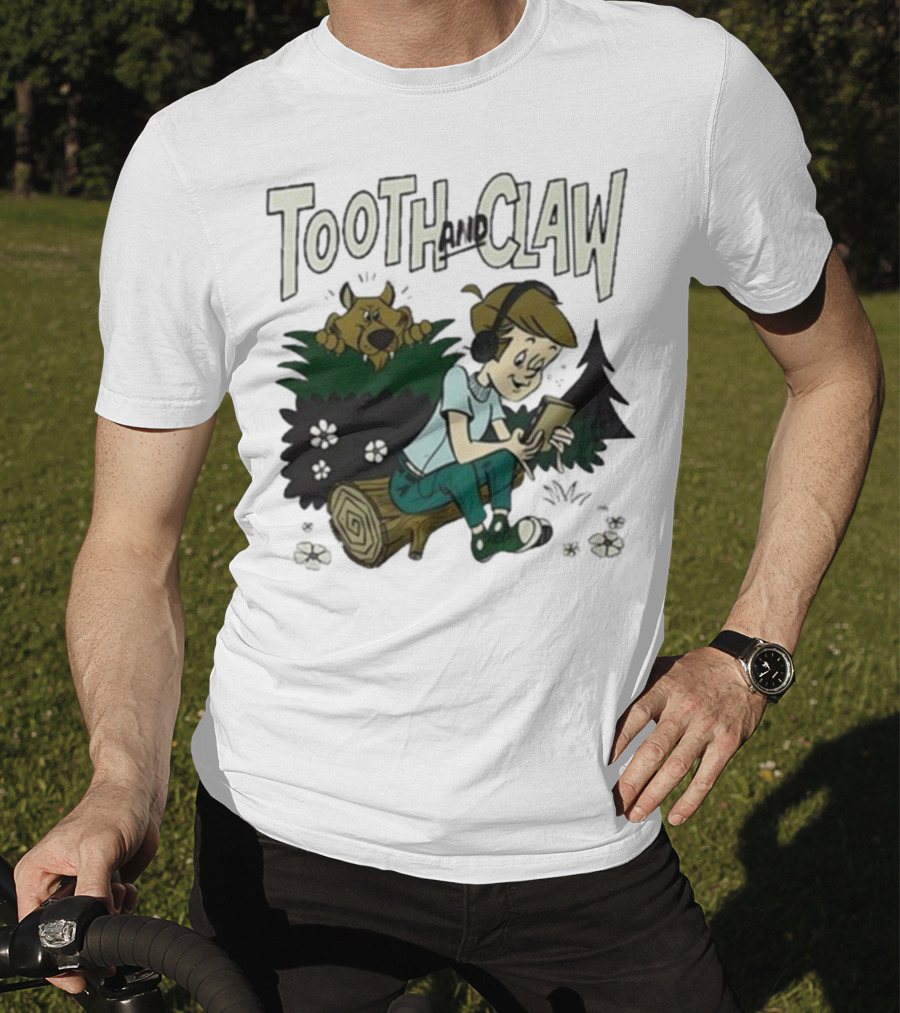 Tooth And Claw Podcast Don’t Look Behind You Headphones Listening Cartoon Dog Forest Scene T-Shirt