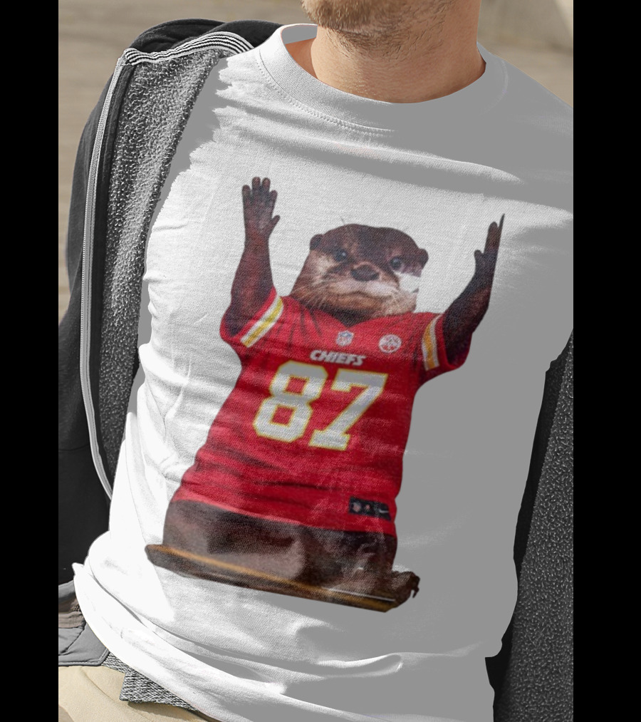 Travis Kelce 87 Kansas City Chiefs Sea Otter NFL Fan Jersey T-Shirt