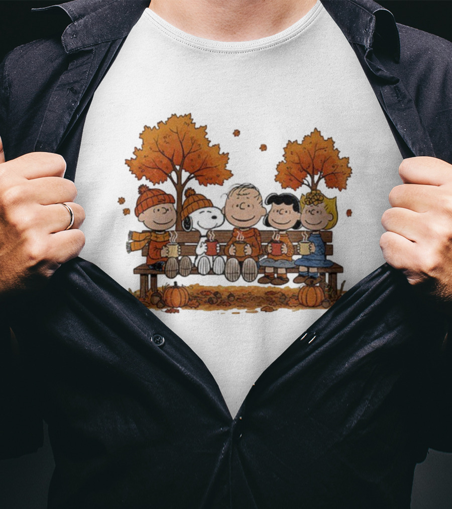 Snoopy Peanuts Friends Fall Autumn Thanksgiving Scene T-Shirt