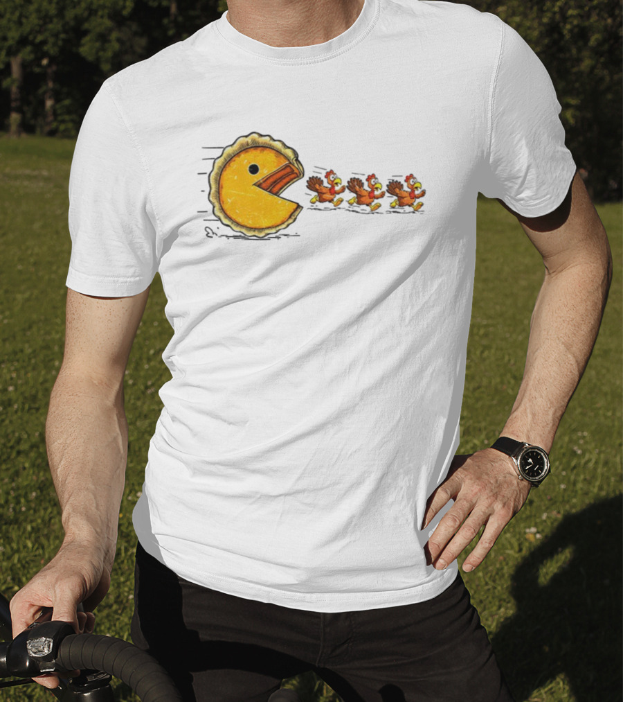 Thanksgiving Turkey Chase With Retro Pumpkin Pie Eating Game Theme T-Shirt