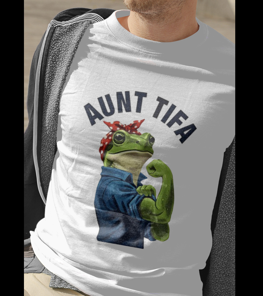 Aunt Tifa Rosie The Riveter Frog Meme Resist T-Shirt