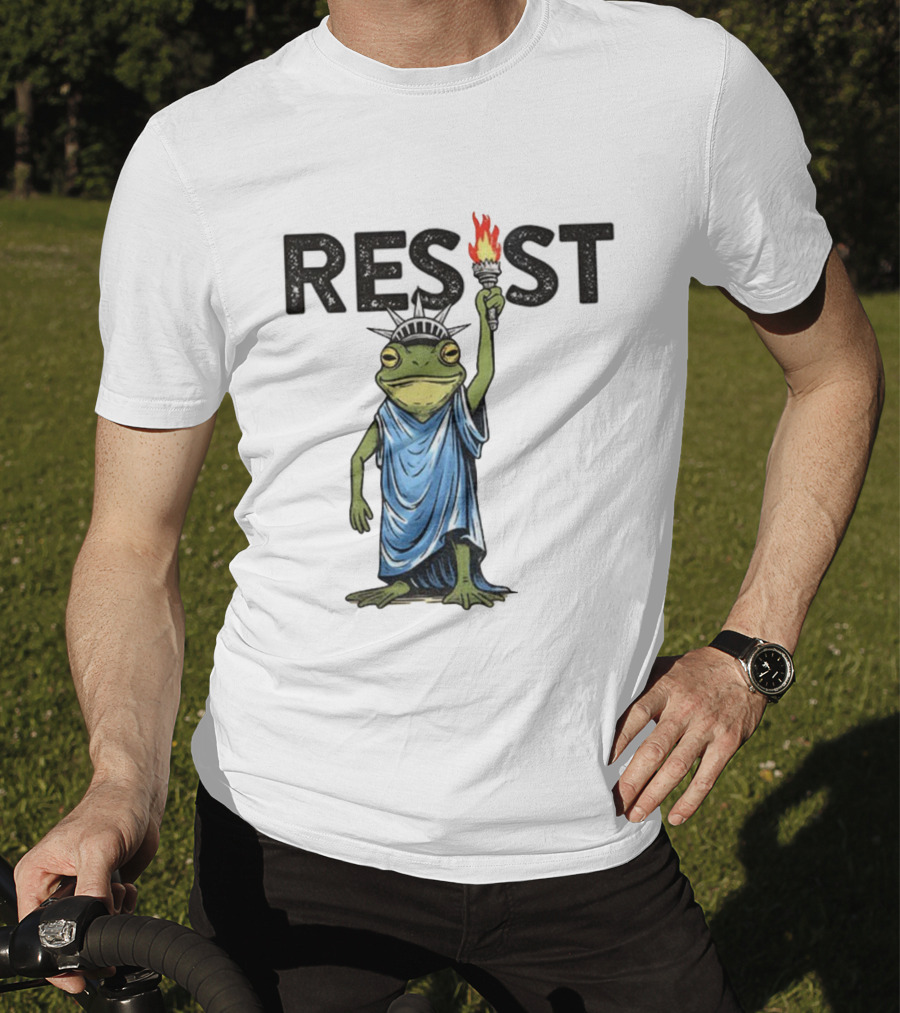 Portland Frog Resist Protest Statue Of Liberty Torch T-Shirt