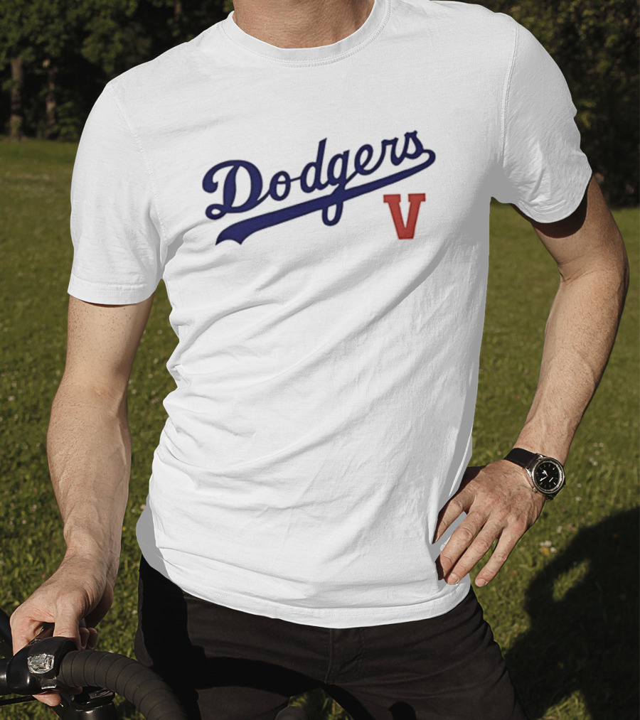 Los Angeles Dodgers V BTS Tae Hyung 95 Baseball Collaboration T-Shirt