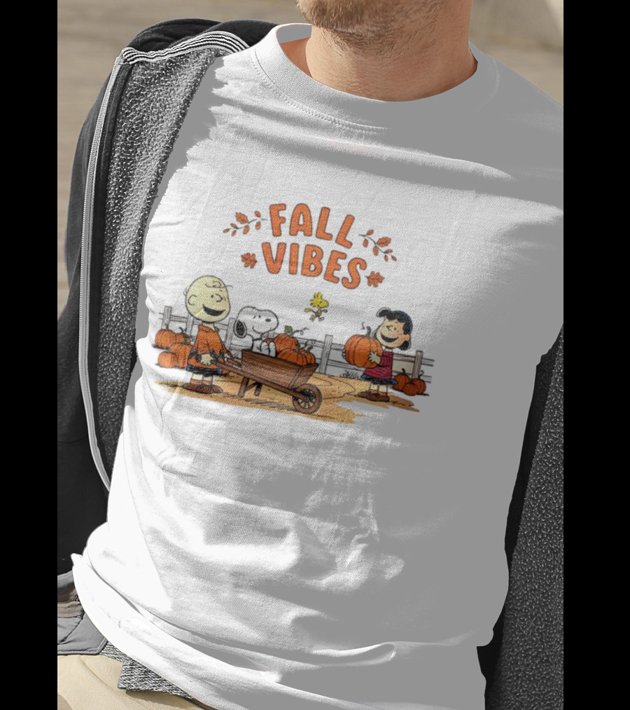 Fall Vibes Snoopy Thanksgiving Charlie Brown Pumpkin Halloween 2025 T-Shirt