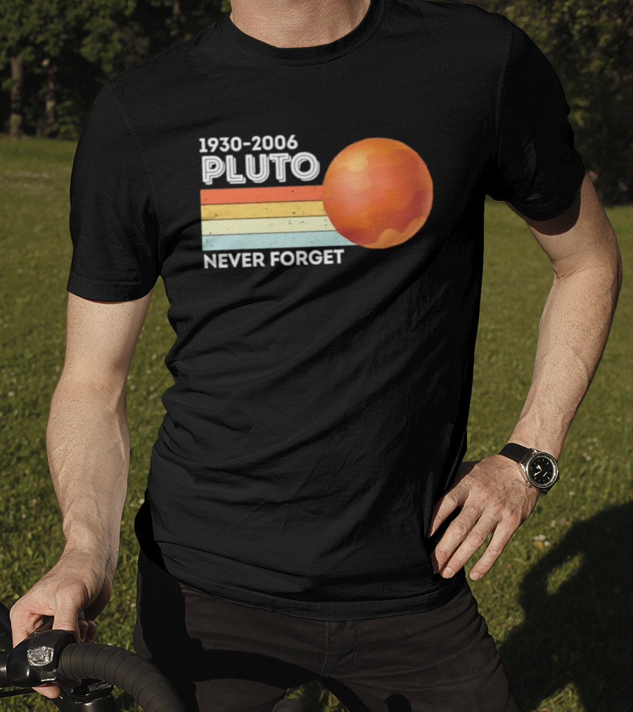 Pluto Never Forget 1930 2006 Vintage Retro Planet Tribute T-Shirt