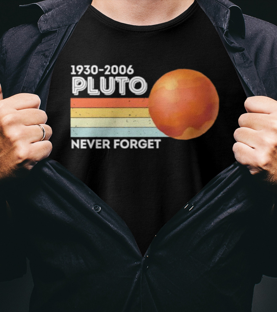 Pluto Never Forget 1930 2006 Vintage Retro Planet Tribute T-Shirt