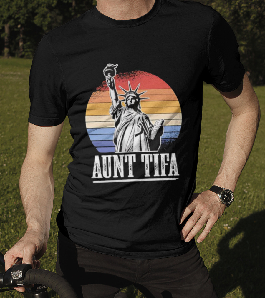 Statue Of Liberty Aunt Tifa Vintage Retro Stripes T-Shirt