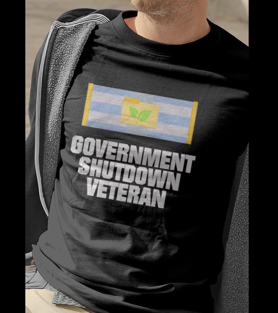 Government Shutdown Veteran Green Leaves Folder Icon Stripes T-Shirt