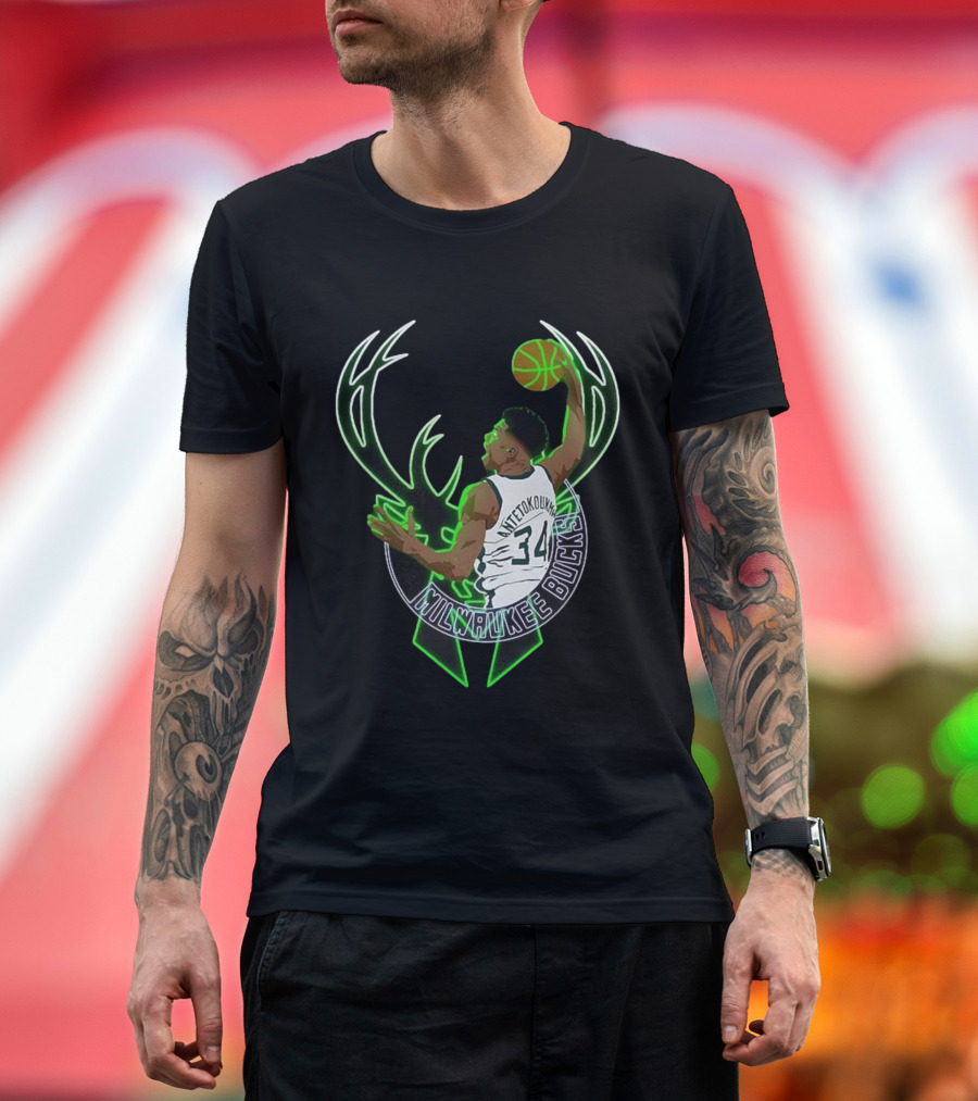 Milwaukee Bucks Giannis Antetokounmpo Dunk Basketball 34 T-Shirt
