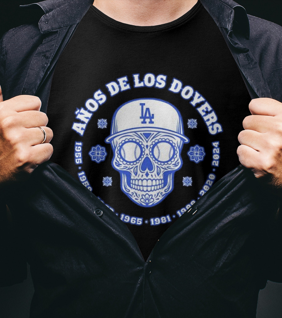 Años De Los Doyers 1955 1959 1963 1965 1981 1988 2020 2024 LA Skull T-Shirt