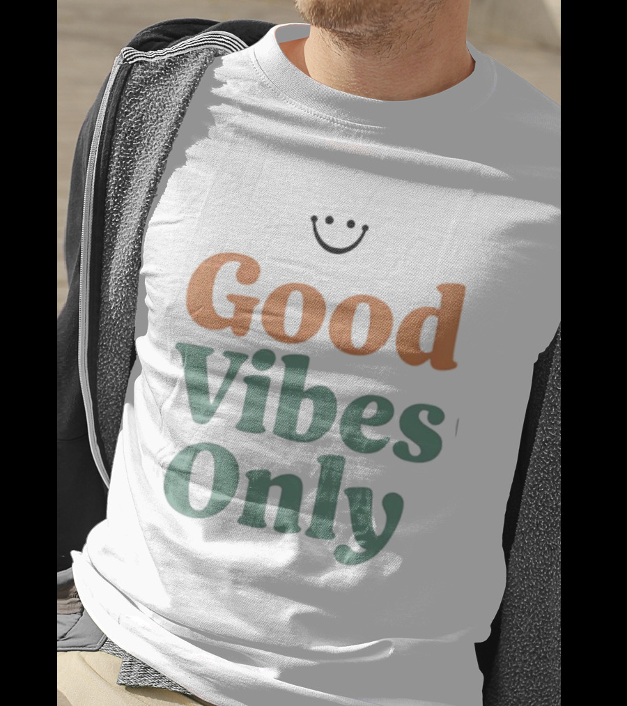 Good Vibes Only Retro Smile Iconic Phrase 70s Style T-Shirt