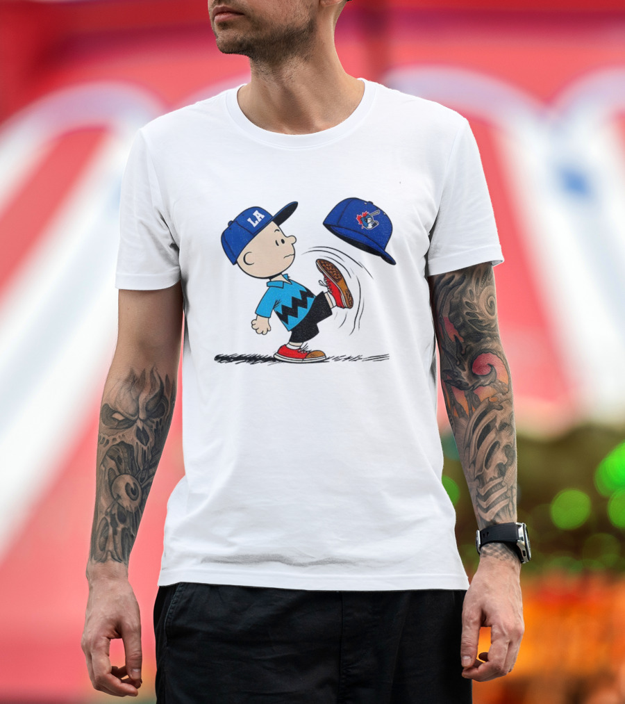 Los Angeles Dodgers LA Cap Charlie Brown Kicking Toronto Blue Jays Hat Peanuts Crossover T-Shirt