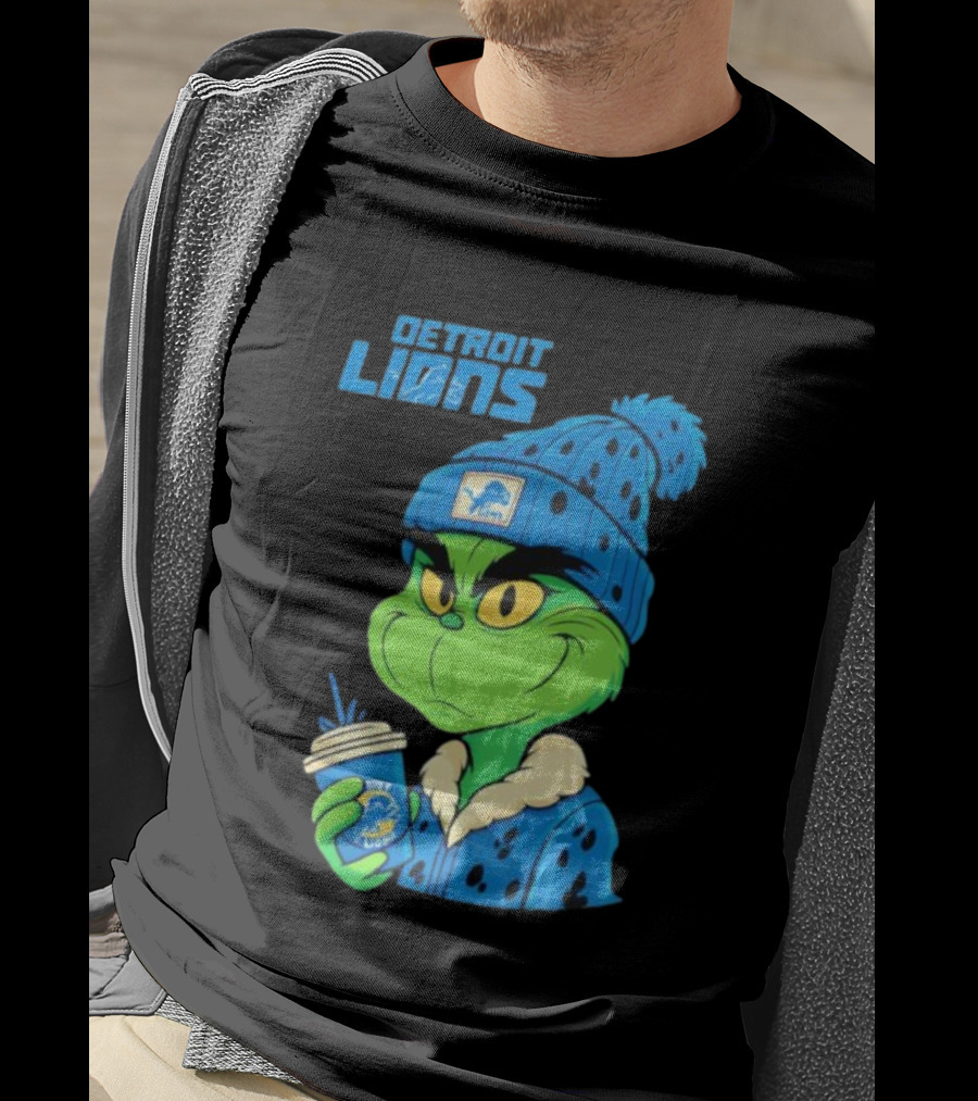Detroit Lions Grinch Christmas Hat Coffee Cup T-Shirt