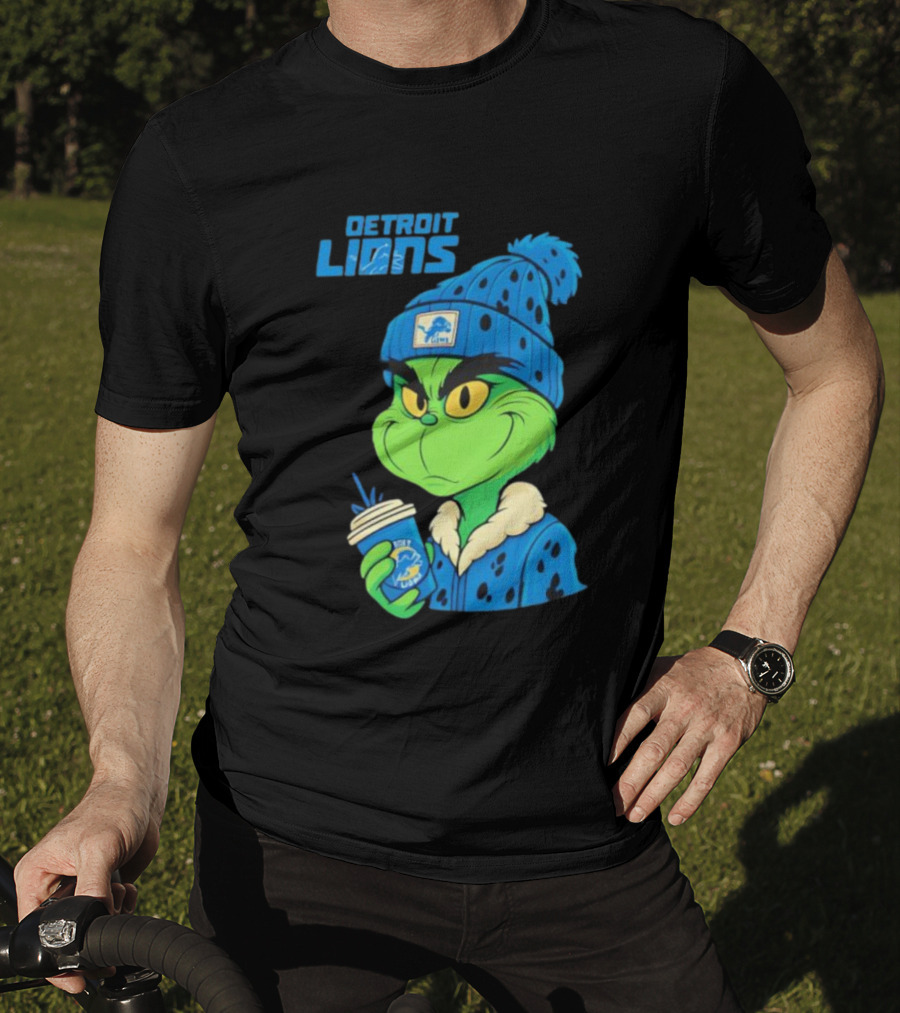Detroit Lions Grinch Christmas Hat Coffee Cup T-Shirt