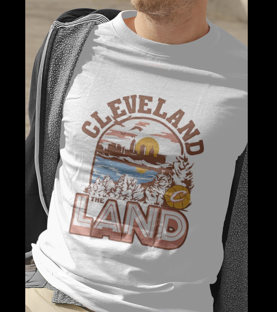 Cleveland Skyline The Land C Basketball Icon Lake Scene T-Shirt