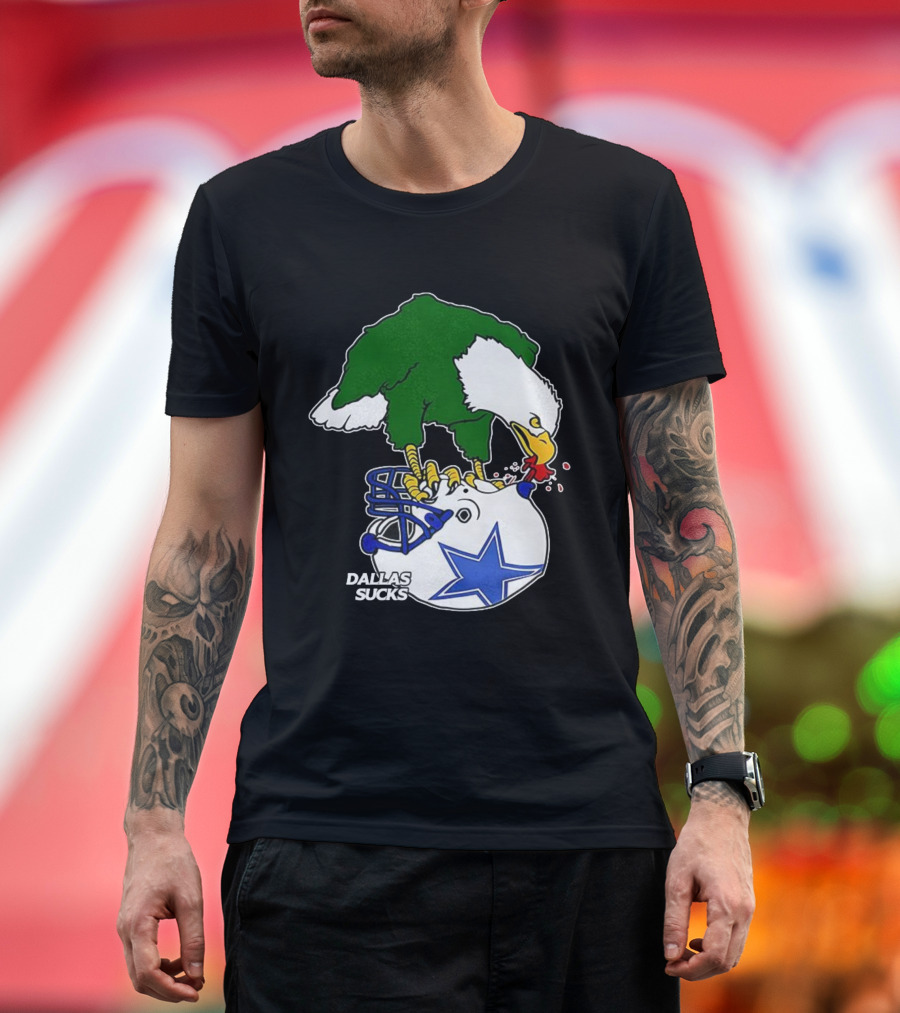 Philadelphia Eagles Pecking Dallas Helmet Dallas Sucks T-Shirt