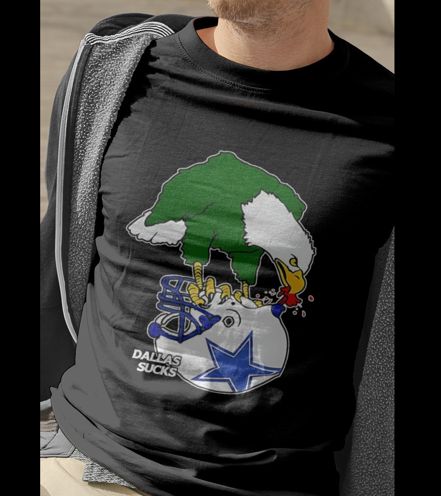 Philadelphia Eagles Pecking Dallas Helmet Dallas Sucks T-Shirt