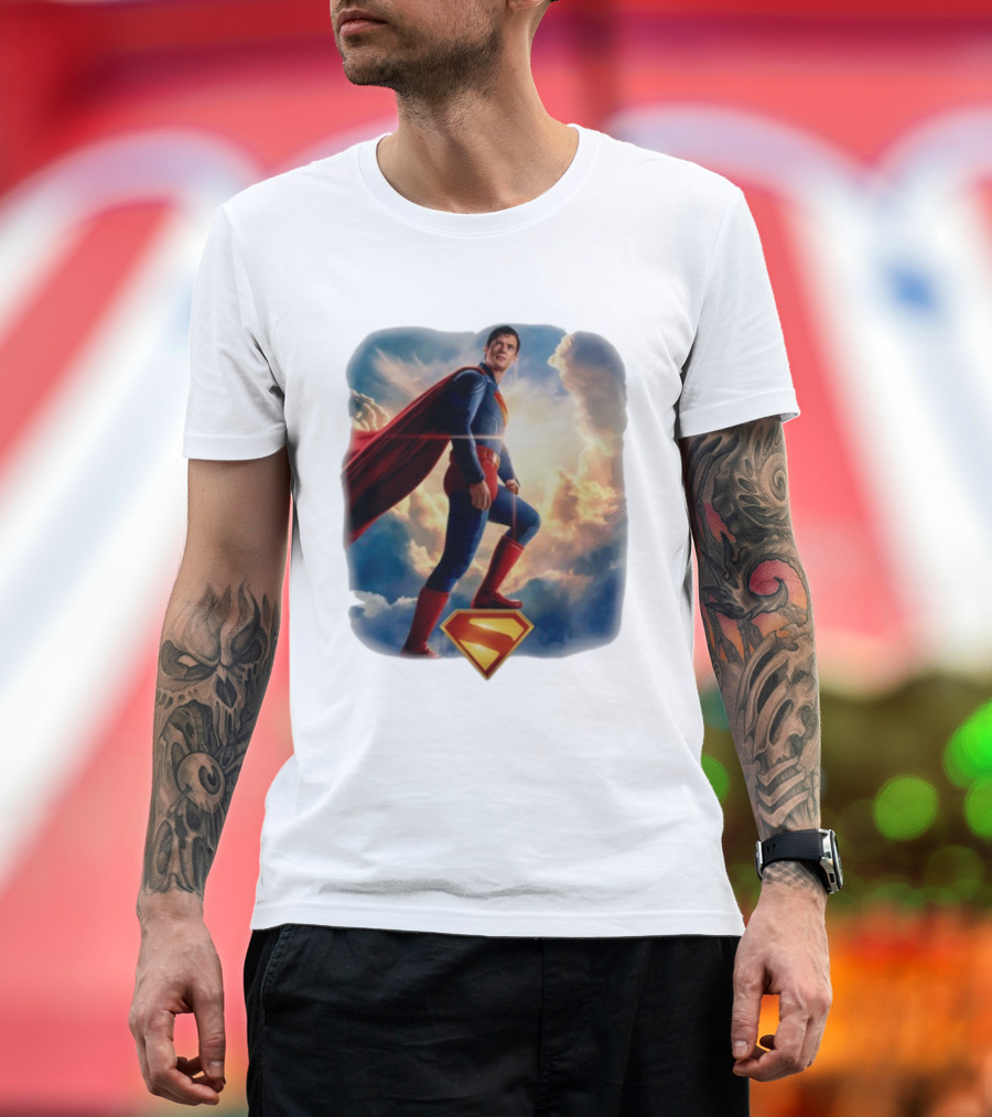 Superman 2025 Faded Standing Iconic Cape And Emblem T-Shirt