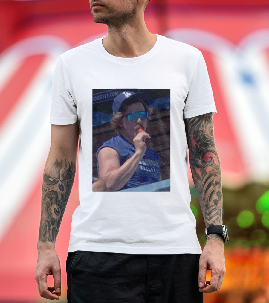 Dodgers Kike Hernandez Eating Popsicle Photo With LA Cap T-Shirt