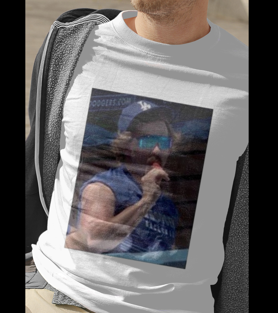 Dodgers Kike Hernandez Eating Popsicle Photo With LA Cap T-Shirt