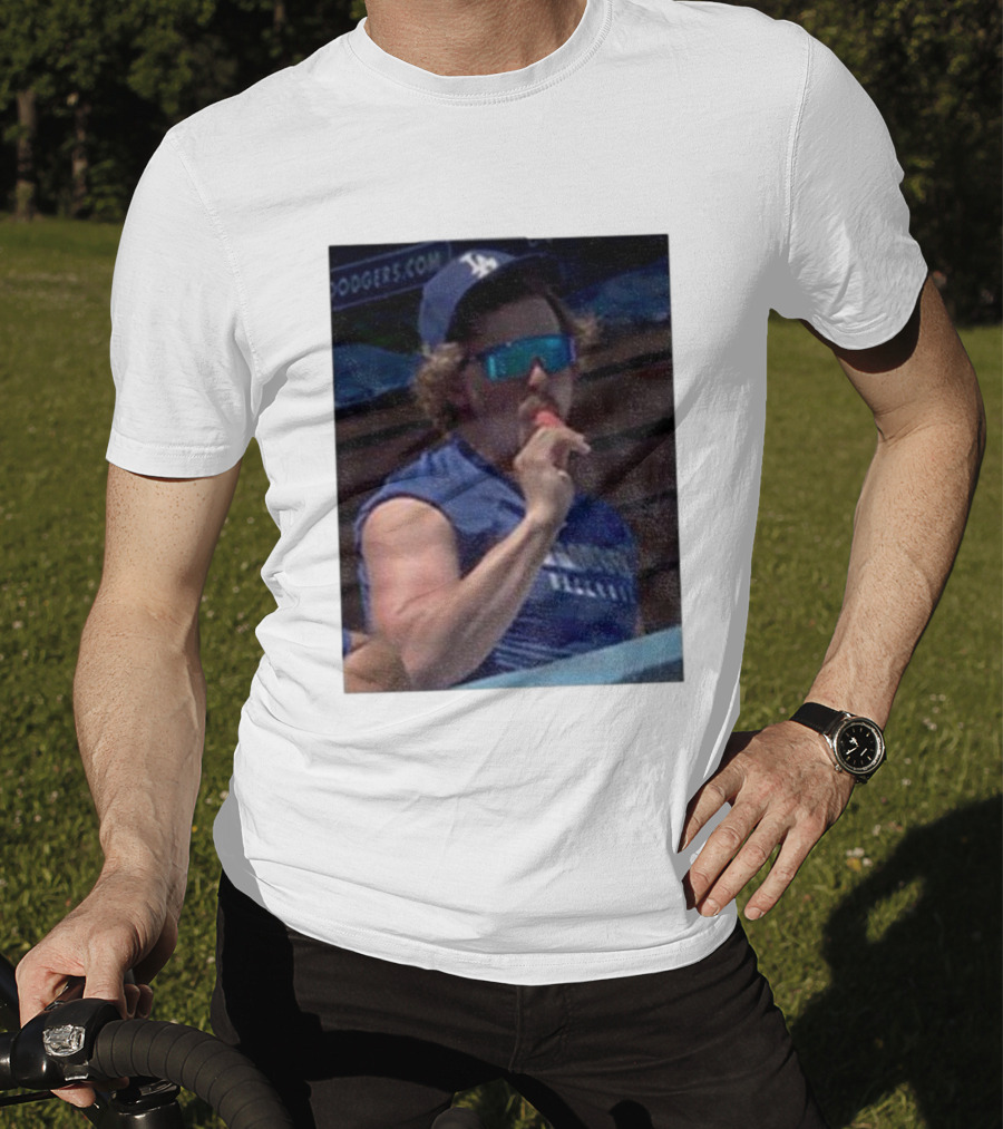 Dodgers Kike Hernandez Eating Popsicle Photo With LA Cap T-Shirt