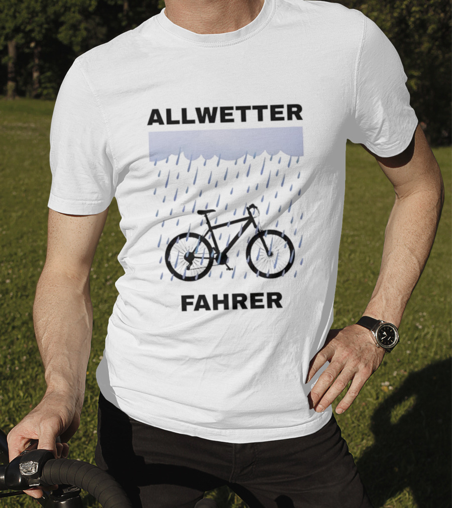 Allwetter Fahrer Bicycle In Rain Scene T-Shirt