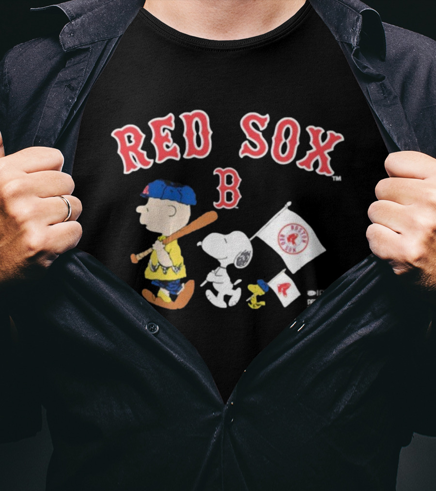 Boston Red Sox Charlie Brown Snoopy Peanuts Baseball Flag T-Shirt