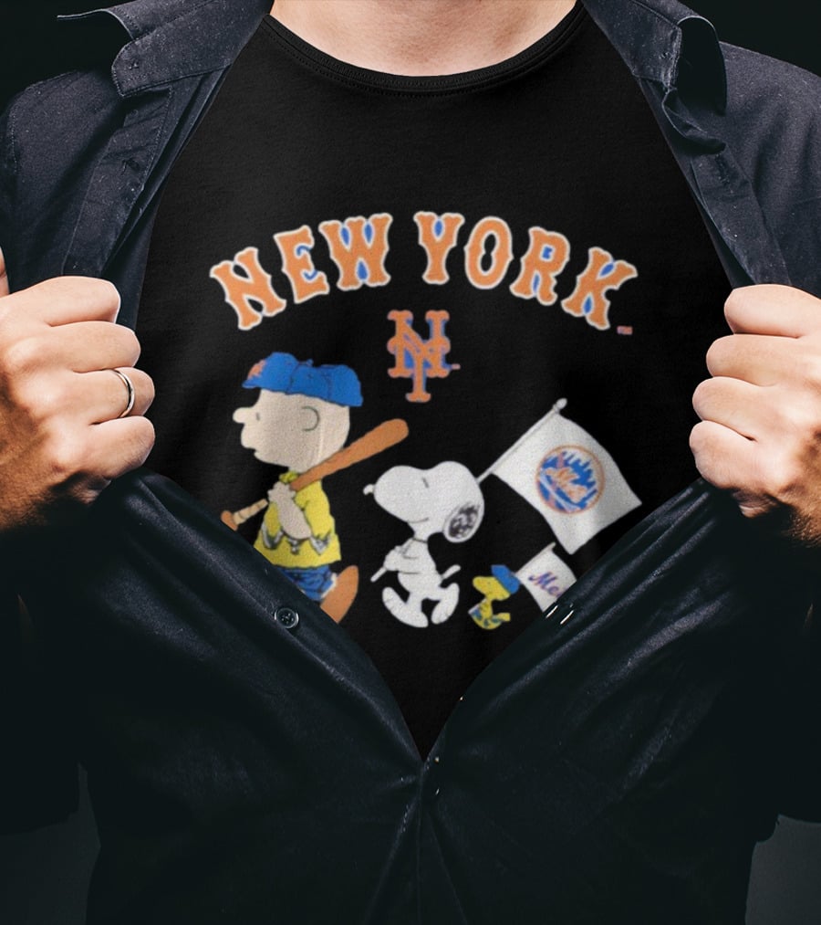 New York Mets Peanuts Characters Charlie Brown Snoopy Woodstock T-Shirt