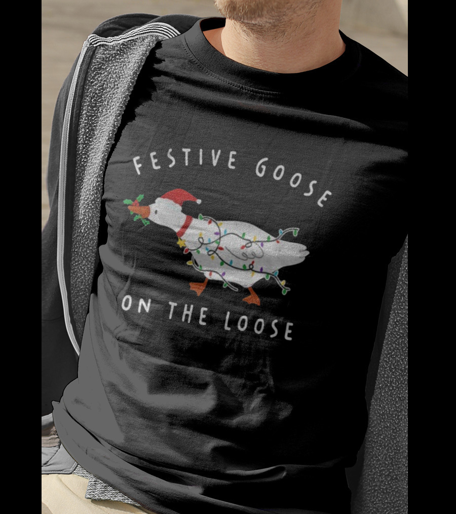 Festive Goose On The Loose Christmas Lights Santa Hat T-Shirt