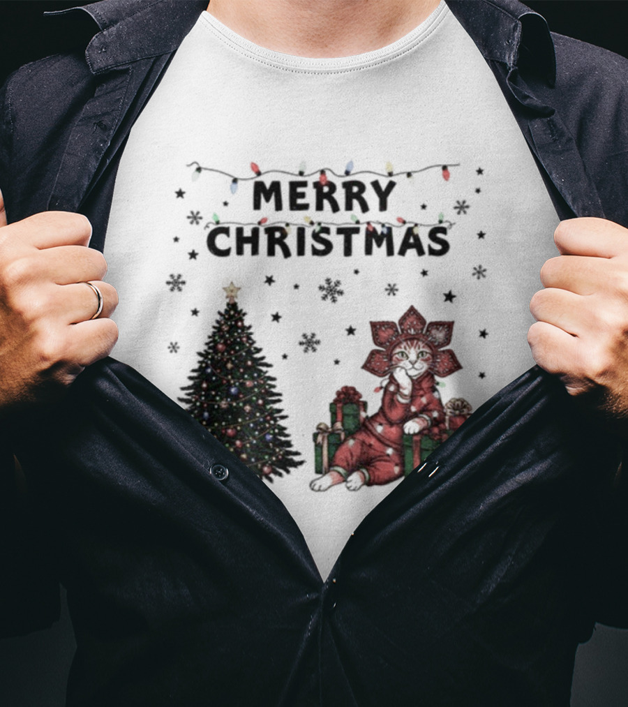 Cute Cat With Gifts Christmas Tree Lights Merry Christmas T-Shirt