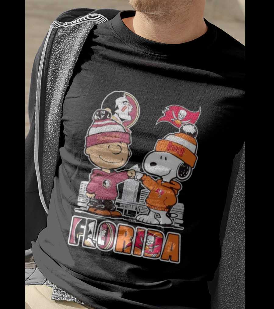 Charlie Brown And Snoopy Florida State Seminoles Tampa Bay Buccaneers Fist Bump T-Shirt