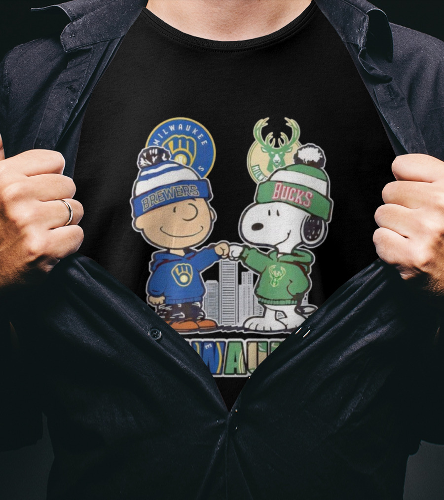 Charlie Brown Snoopy Milwaukee Brewers Bucks Fist Bump T-Shirt