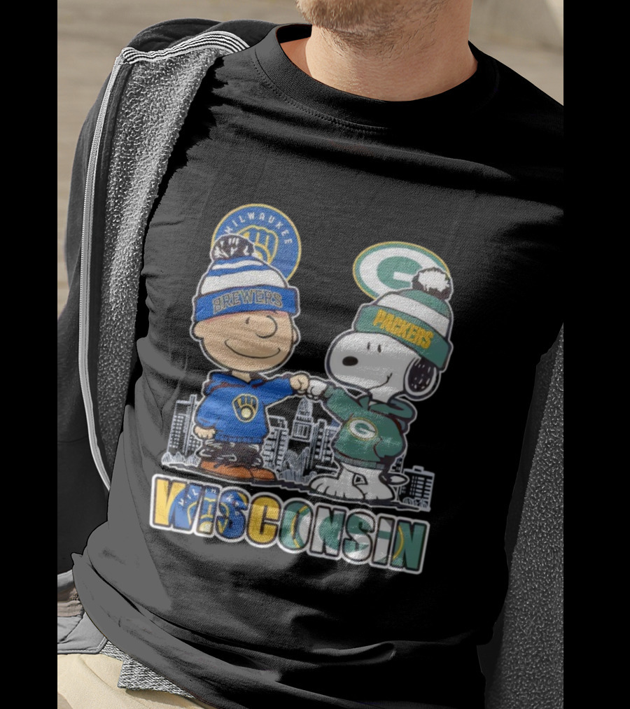 Charlie Brown Snoopy Wisconsin Milwaukee Brewers Green Bay Packers Apparel T-Shirt