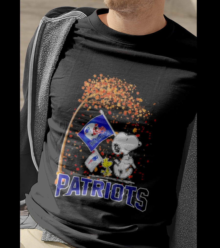 Patriots Snoopy Autumn Peanuts New Era NFL Collaboration T-Shirt