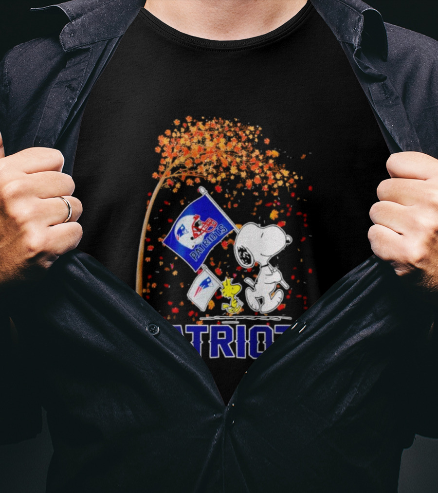 Patriots Snoopy Autumn Peanuts New Era NFL Collaboration T-Shirt