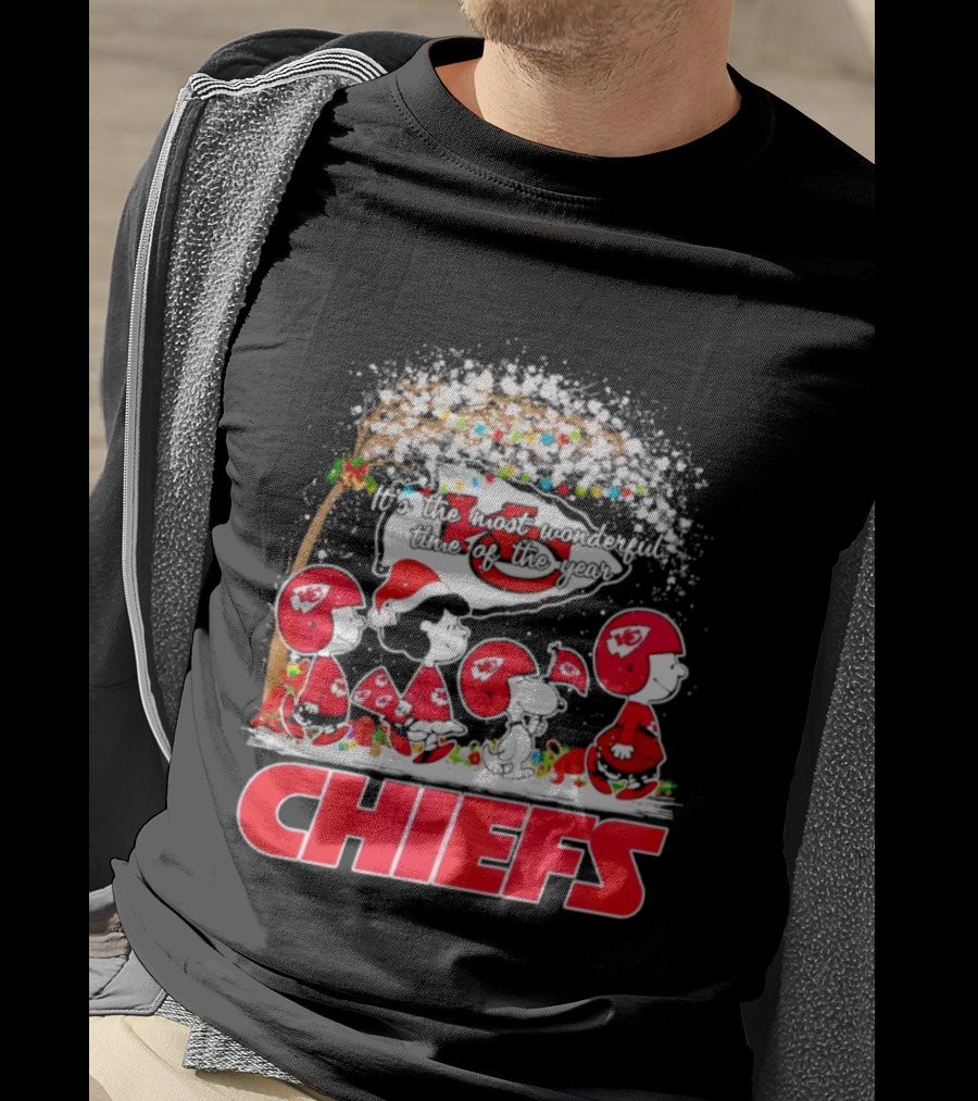 Peanuts Kansas City Chiefs Christmas Tree Wonderful Time Of The Year T-Shirt