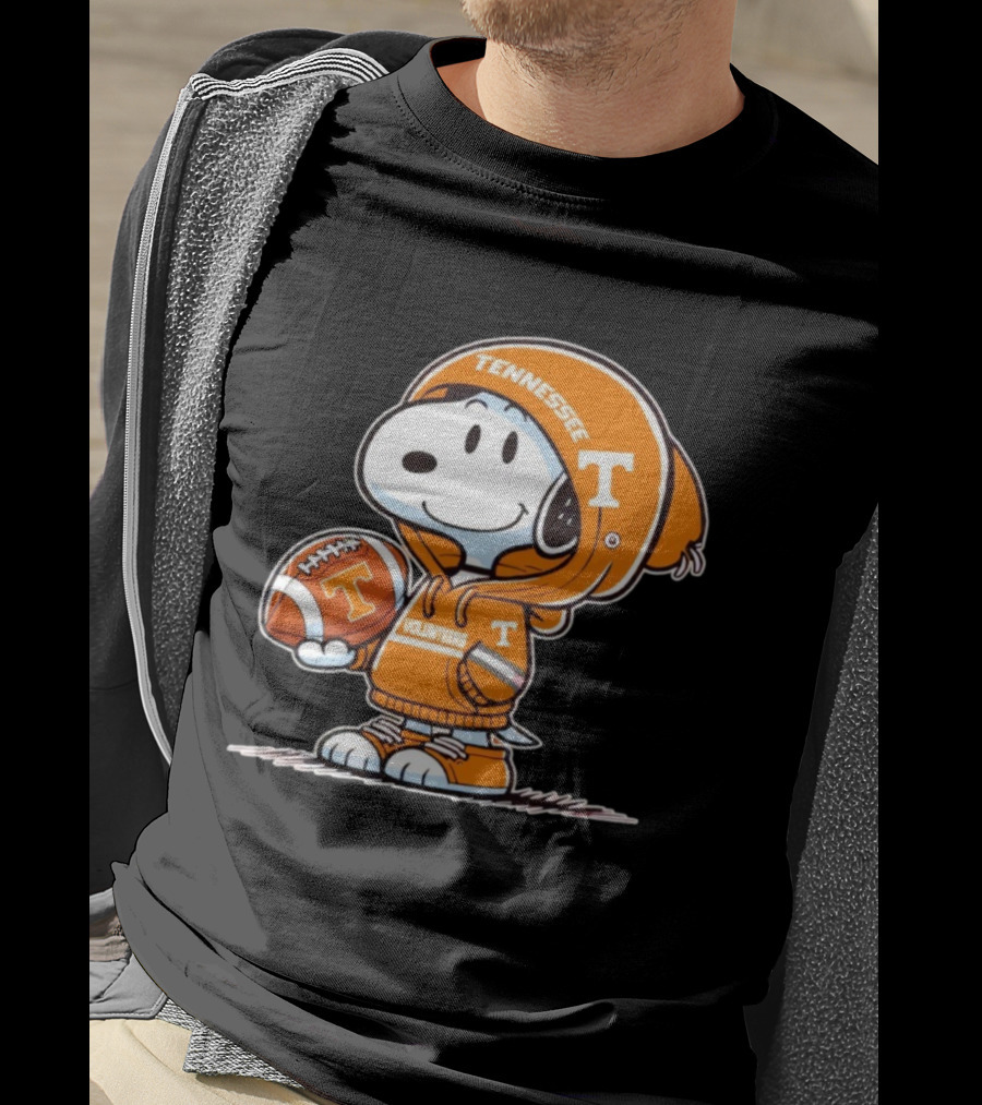 Snoopy Tennessee Volunteers Football T-Shirt