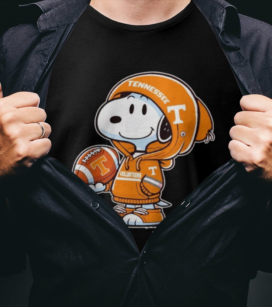 Snoopy Tennessee Volunteers Football T-Shirt