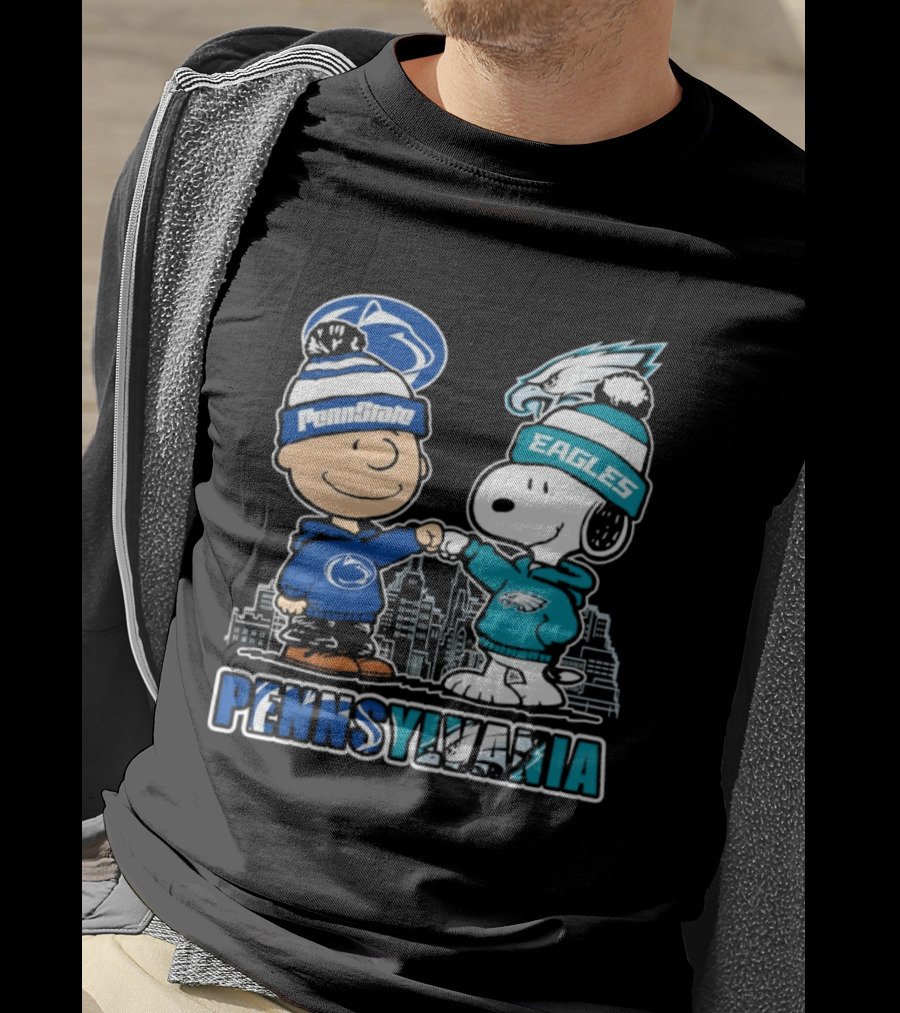 Charlie Brown Snoopy Philadelphia Eagles Penn State Pennsylvania Fist Bump T-Shirt