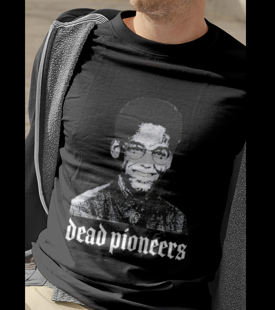 Dead Pioneers Retro-Style Old School Pioneers Face T-Shirt
