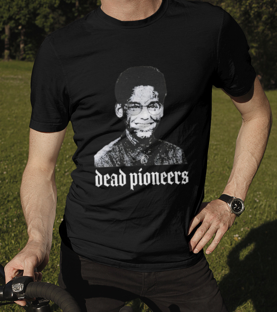 Dead Pioneers Retro-Style Old School Pioneers Face T-Shirt