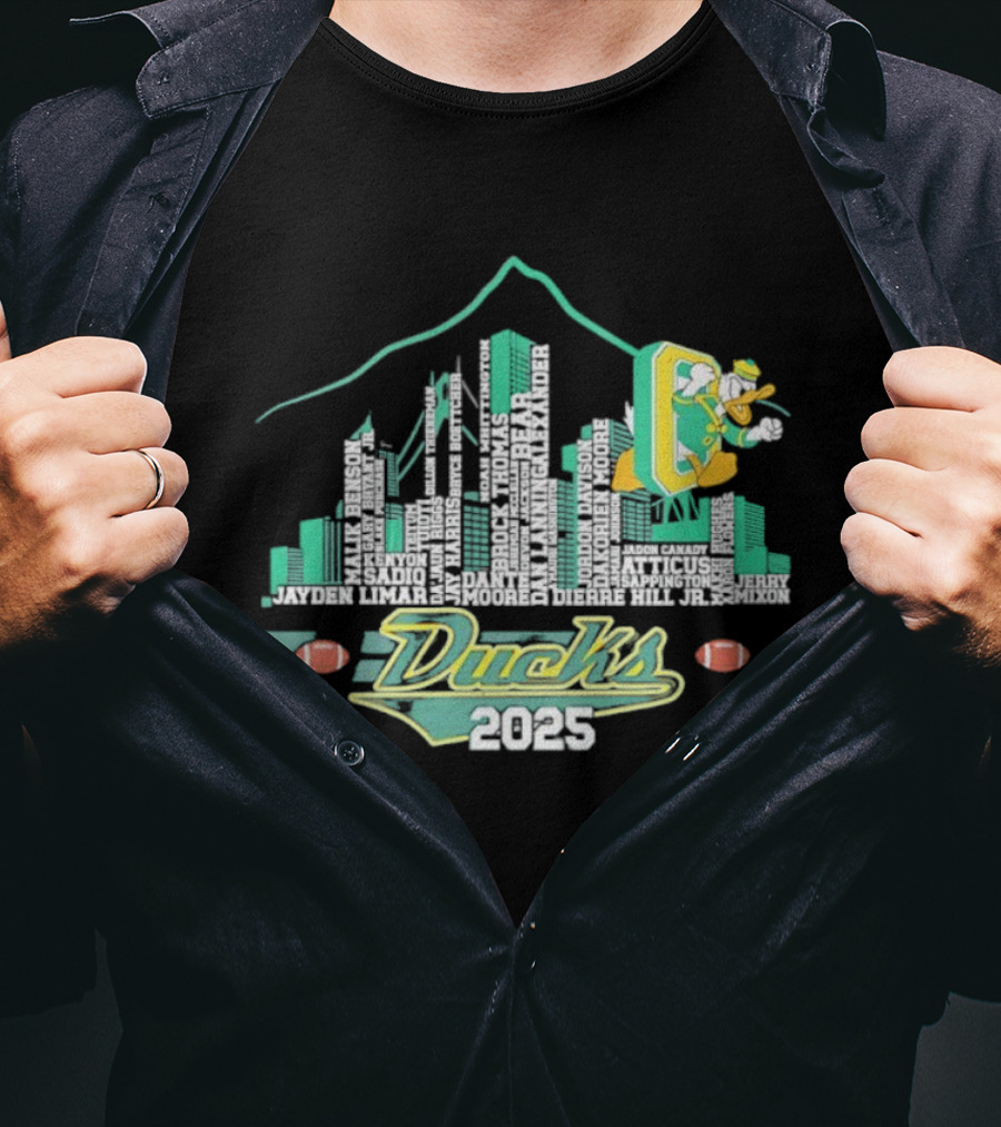 Oregon Ducks 2025 Mascot Football Cityscape T-Shirt