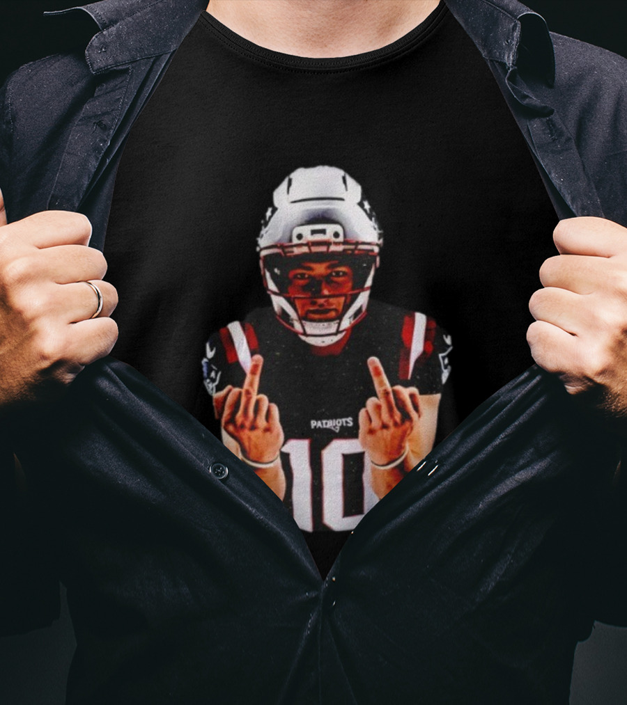 Tom Brady New England Patriots Middle Finger Gesture T-Shirt