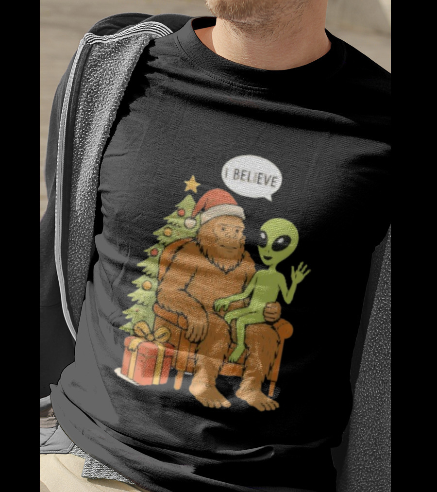 Santa Bigfoot Alien UFO I Believe Paranormal Christmas T-Shirt