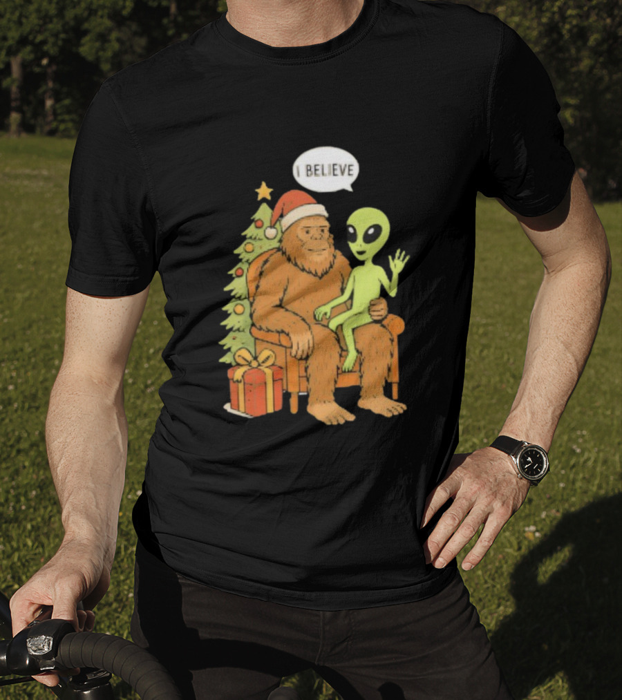 Santa Bigfoot Alien UFO I Believe Paranormal Christmas T-Shirt