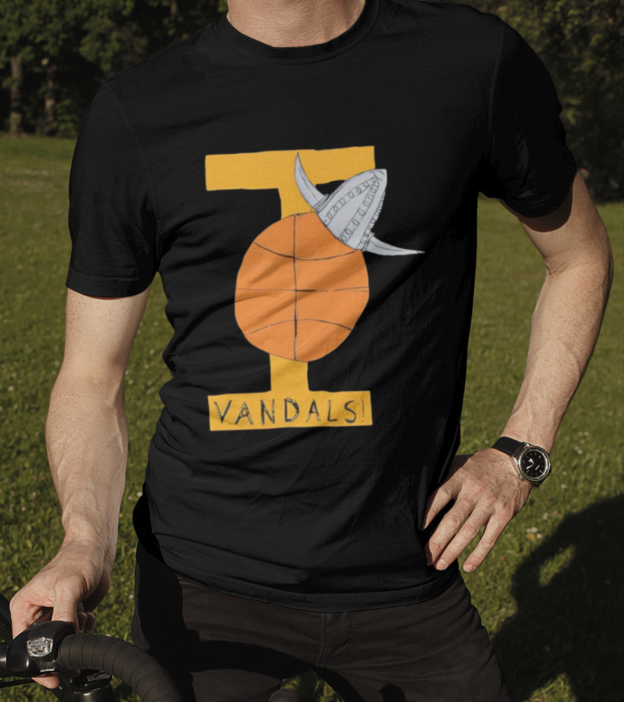 I Vandals Basketball Viking Helmet Graphic T-Shirt
