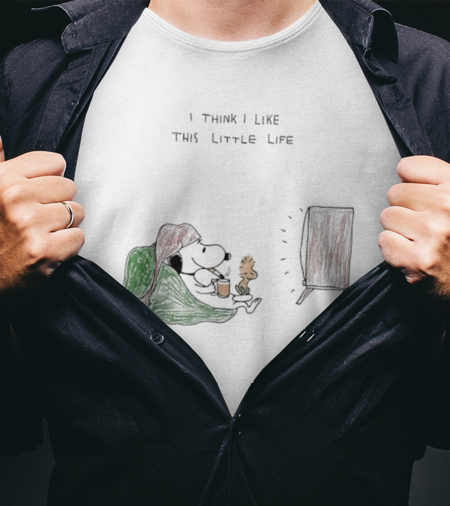 Snoopy Woodstock I Think I Like This Little Life Cozy Blanket TV Scene T-Shirt