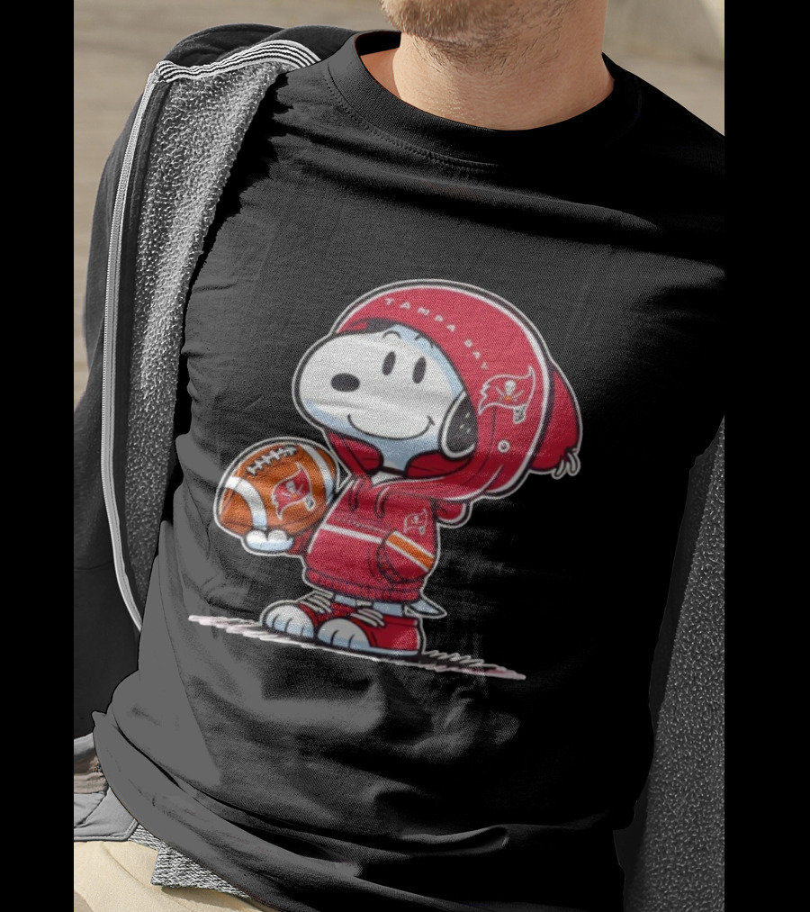 Snoopy Tampa Bay Buccaneers Football Outfit With Helmet And Ball Peanuts NFL Fan T-Shirt