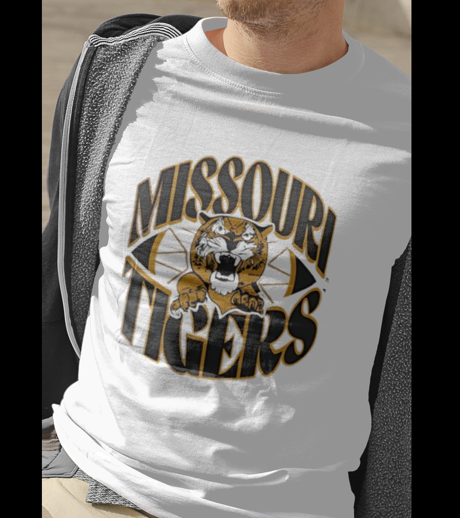 Missouri Tigers Roaring Mascot Claw Graphic T-Shirt