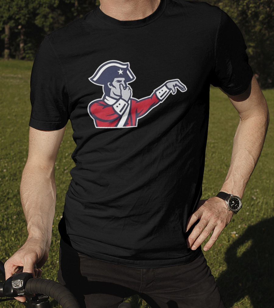 New England Patriots Hold Ya Nose Pat Patriot Gesture T-Shirt